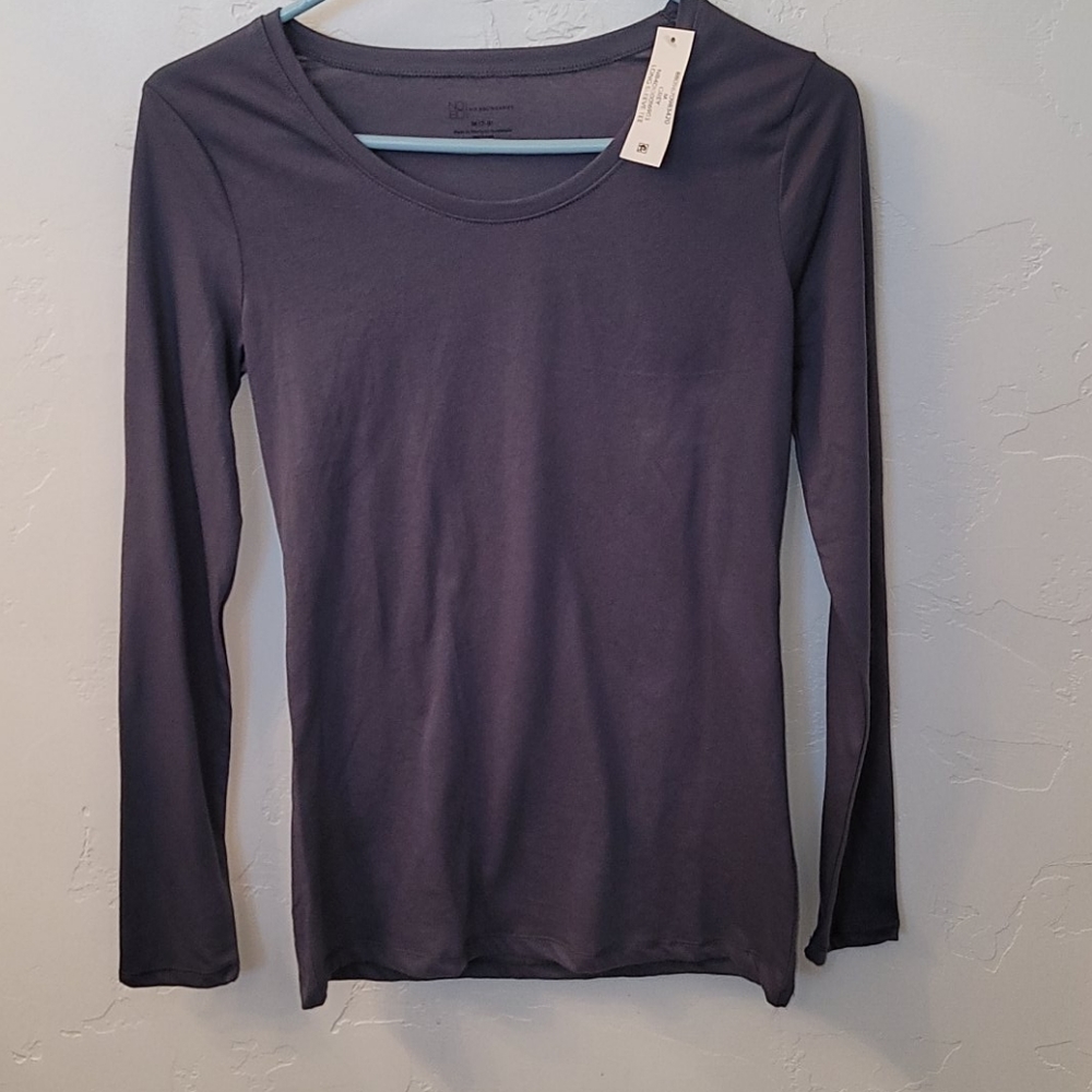 Long sleeve tee top